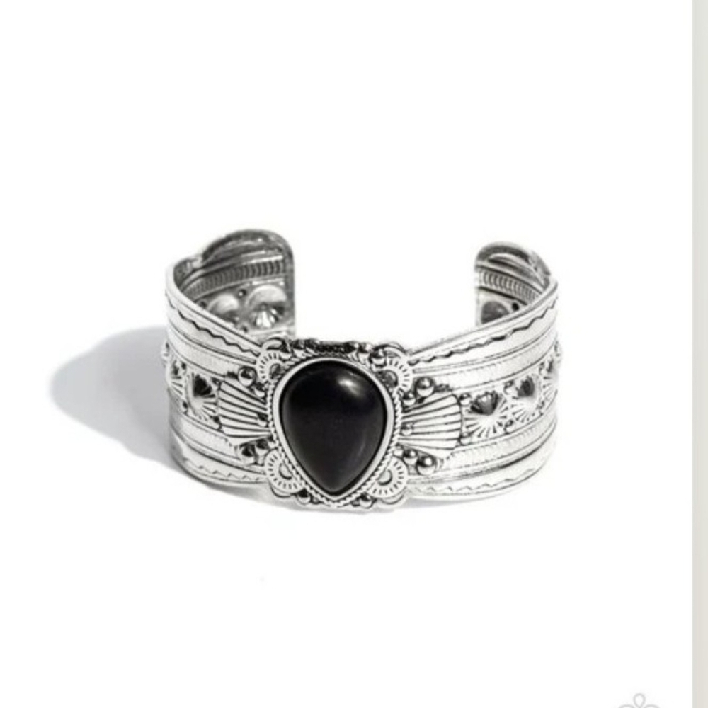 Silver and Black Cuff Bracelet Canyon Cantina Black Stone Fashion Jewelry